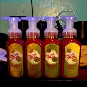 Bath & Body Works Champagne Apple & Honey Foaming Hand Soap - Red (4)